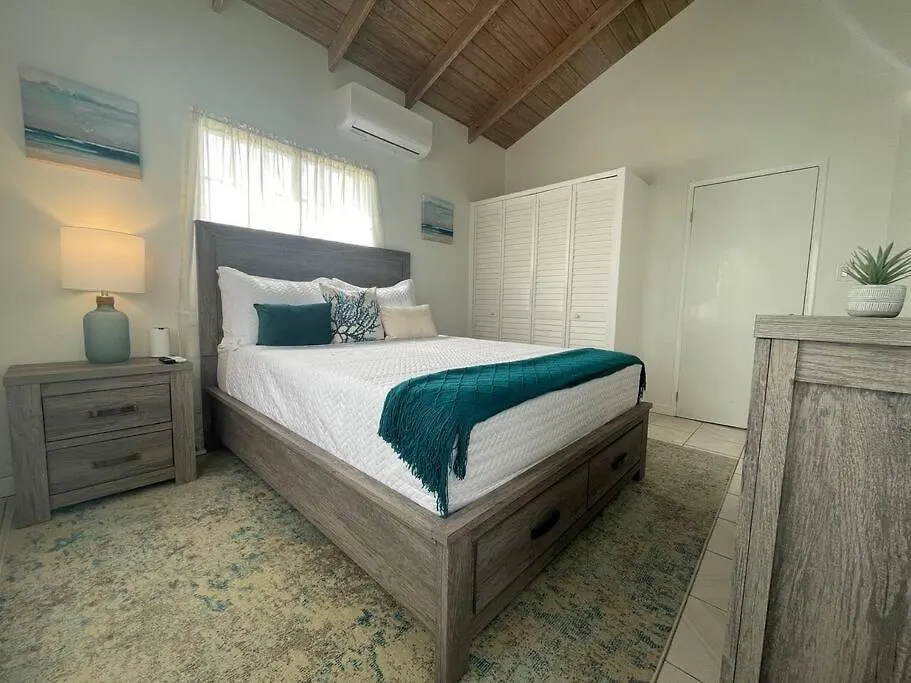 Unwind At Idyllic Escape! Villa Dickenson Bay